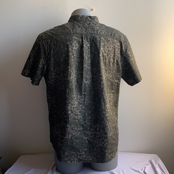 Animal Print Camo Print Button Down Old Navy XL - Picture 4 of 7